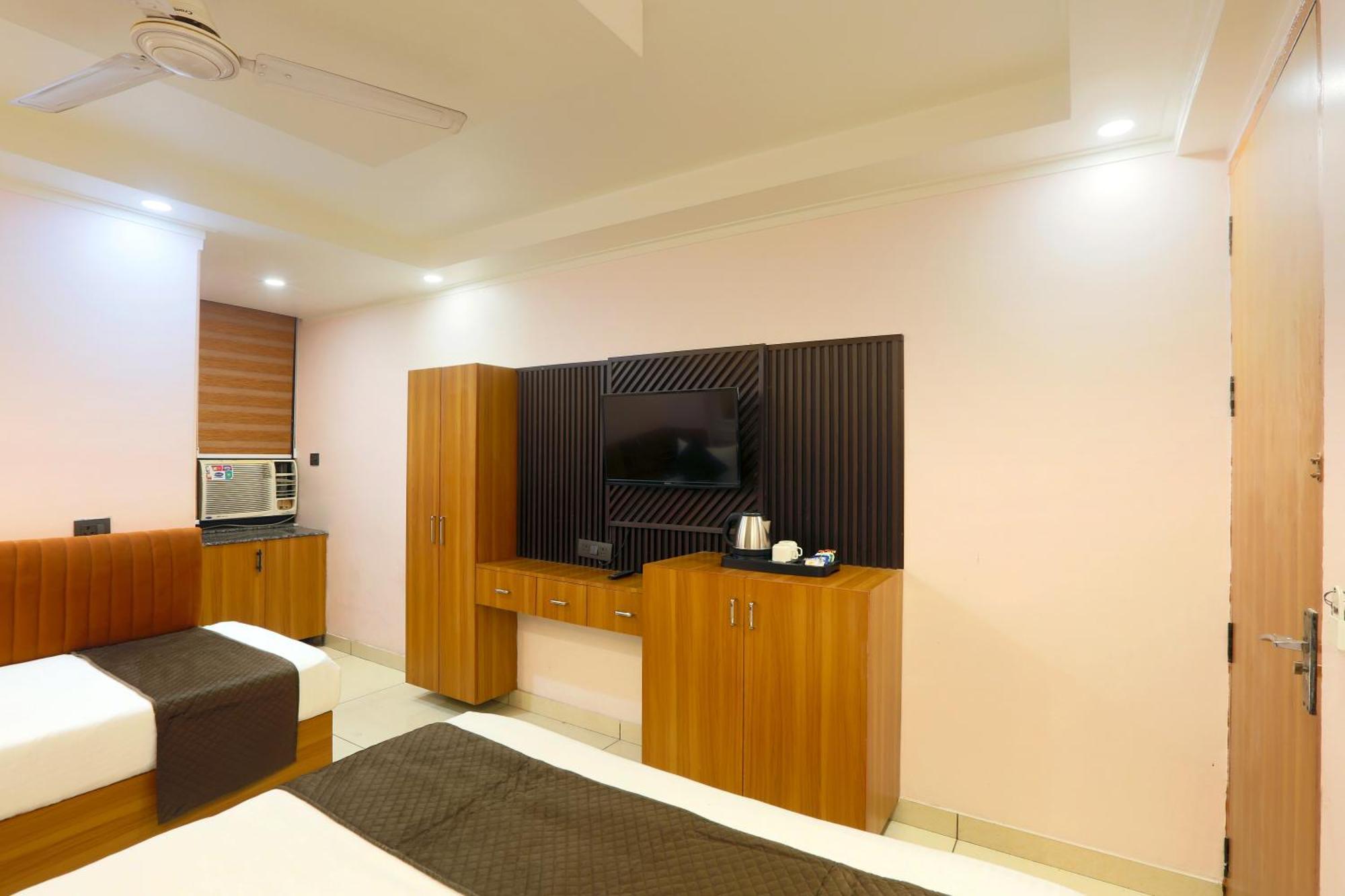 ניו דלהי Hotel Aerostay Residency Igi Airport Delhi מראה חיצוני תמונה